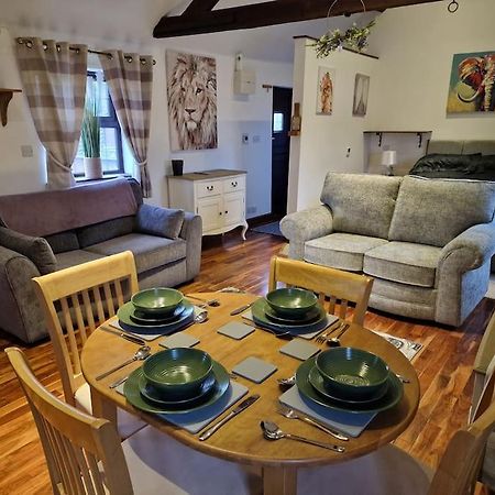 Joiners Arms - Studio Apartments Маркет-Дрейтон Экстерьер фото
