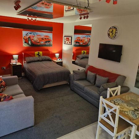 Joiners Arms - Studio Apartments Маркет-Дрейтон Экстерьер фото