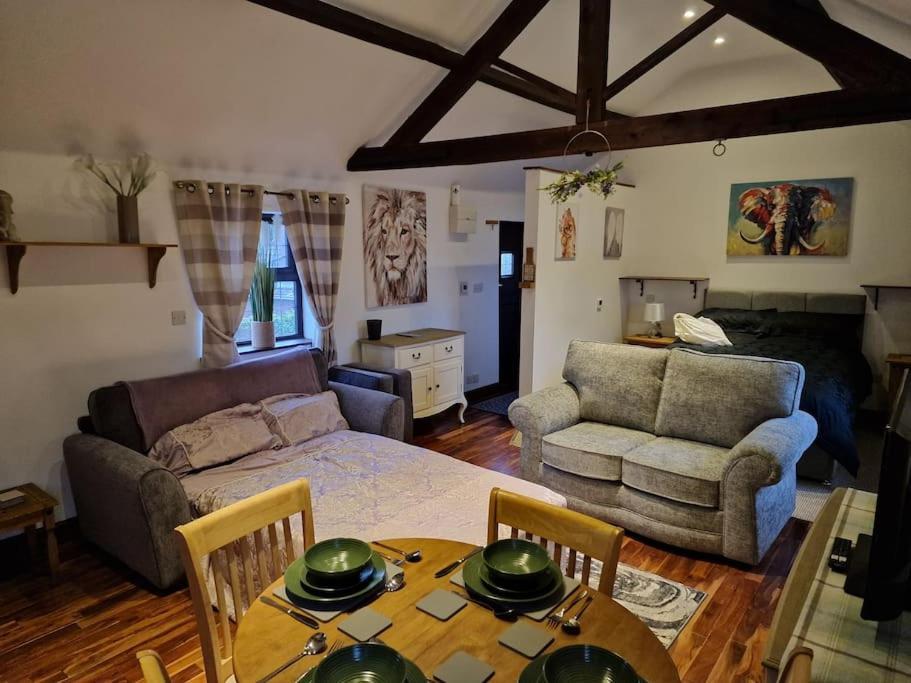 Joiners Arms - Studio Apartments Маркет-Дрейтон Экстерьер фото