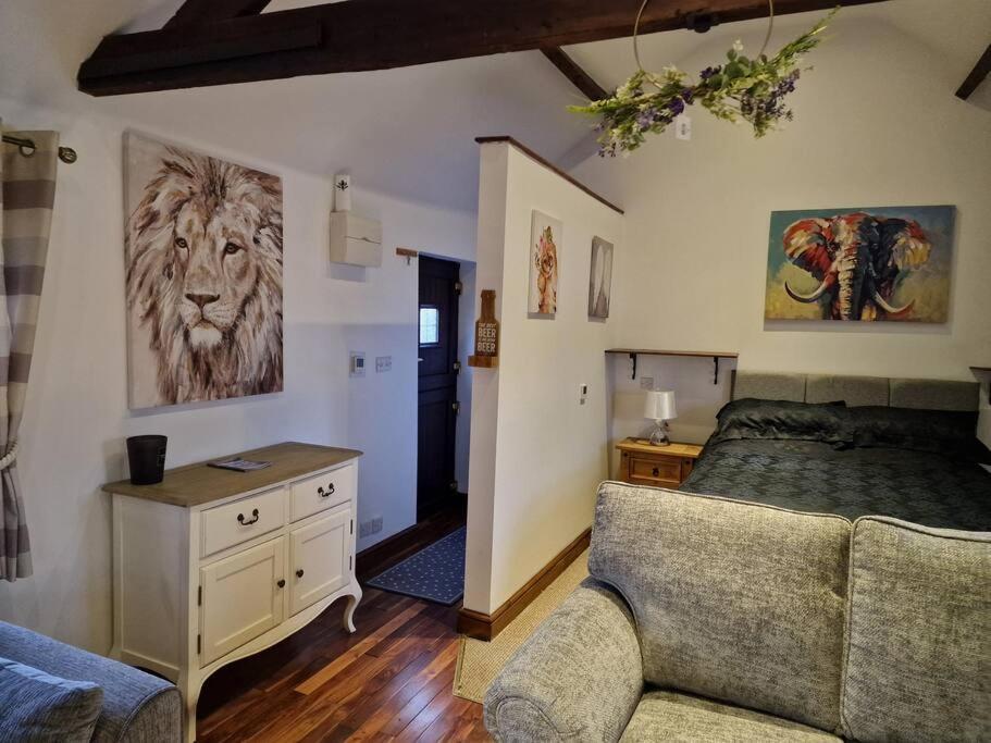 Joiners Arms - Studio Apartments Маркет-Дрейтон Экстерьер фото
