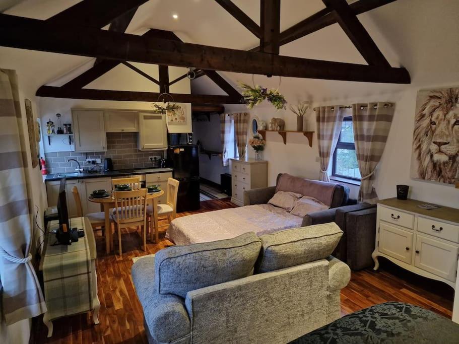 Joiners Arms - Studio Apartments Маркет-Дрейтон Экстерьер фото